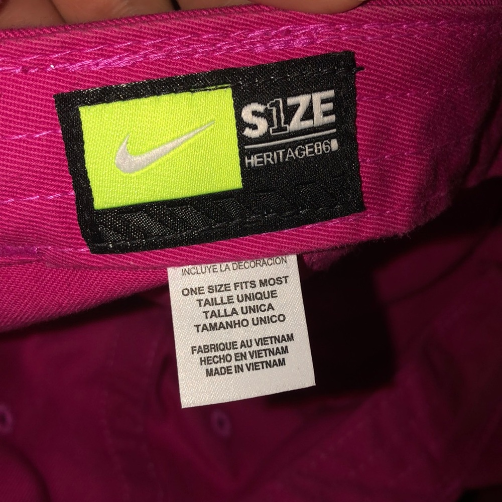 Nike hat - Picture 4 of 4